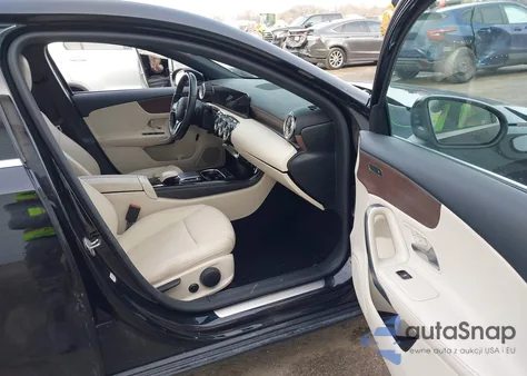 2022 Mercedes-Benz A 220 4Matic из США, поврежденный, VIN W1K3G4FB0NJ373345